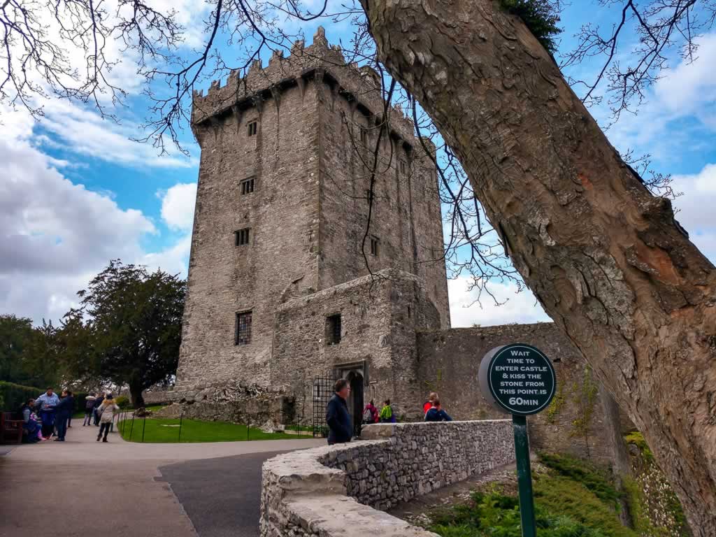 Blarney Castle Ireland 04 the line